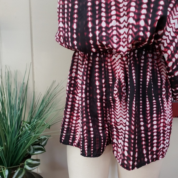 Soprano | S pink black cold shoulder romper - Picture 7 of 8